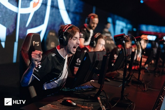 许多玩家在 许多玩家在